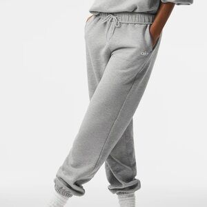 Alo new with tags gray grey accolade sweatpants nwt XS perfect all year round